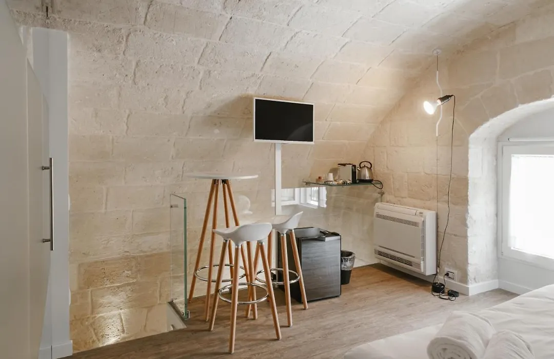 Hydria Rooms-1